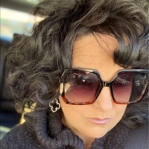 Meet your Posher, Dawn